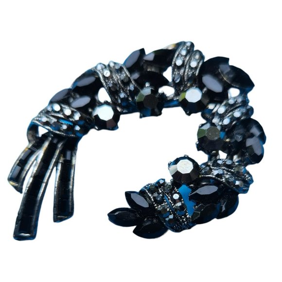 Black Rhinestone Brooch Silvertone Metal 2-5/8" x 2" - Picture 4 of 7